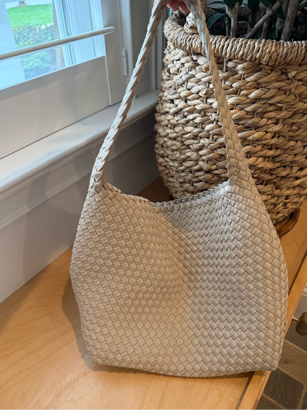 NAGHEDI Nomad Hobo in Ecru